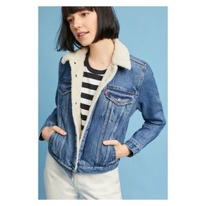NWT Anthropologie Levi’s Sherpa Trucker Jacket in Denim Light  Size Small